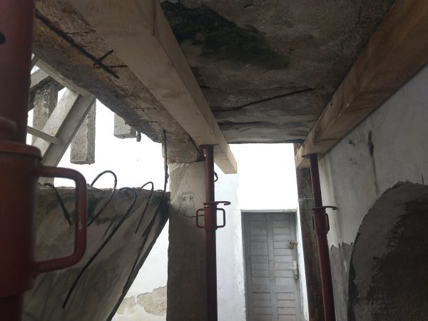 Urušeno stubište na Rabu