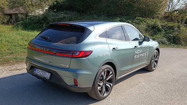 Seres 5 potpuno električni premium sportski SUV D-segmenta