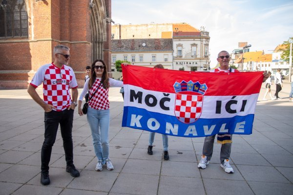 Osijek: Atmosfera u gradu uoči utakmice Hrvatska -Turska, nogomet, 12.10.2023.