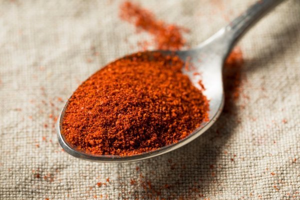 Crvena paprika u prahu odličan je začin jelima