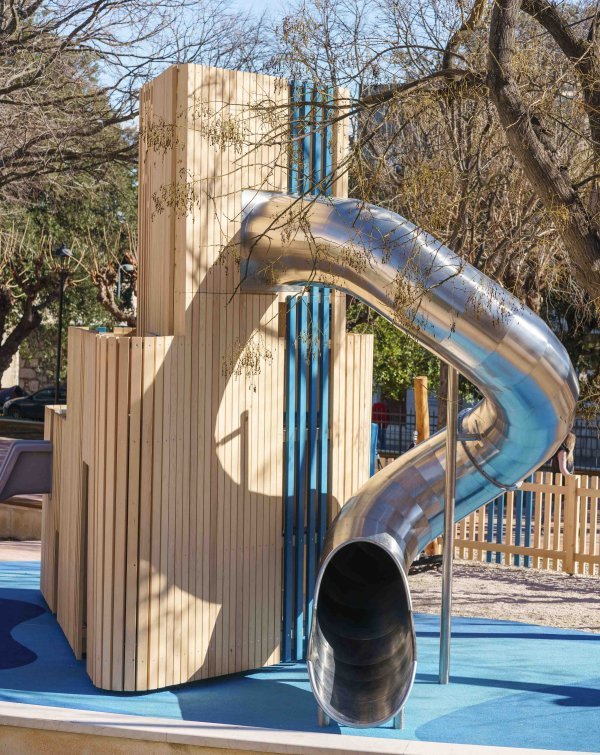 Postavljeno King's Castle dječje igralište u Vodicama