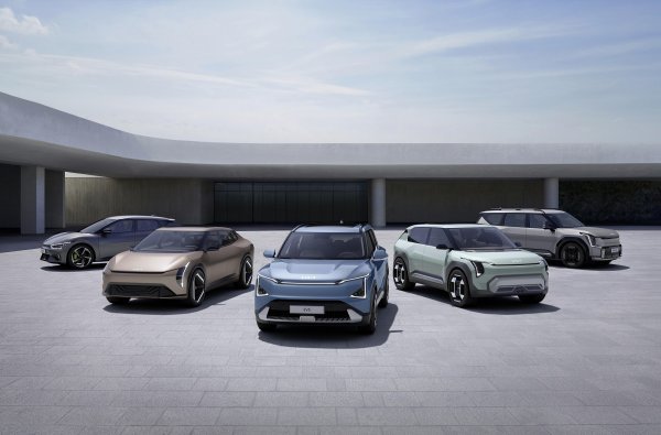 Kia EV Day: EV6, Concept EV4, EV5, Concept EV3 i EV9 (s lijeva na desno)