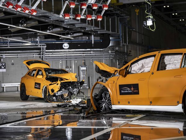 Mercedes-Benz sigurnost električnih vozila u sudaru