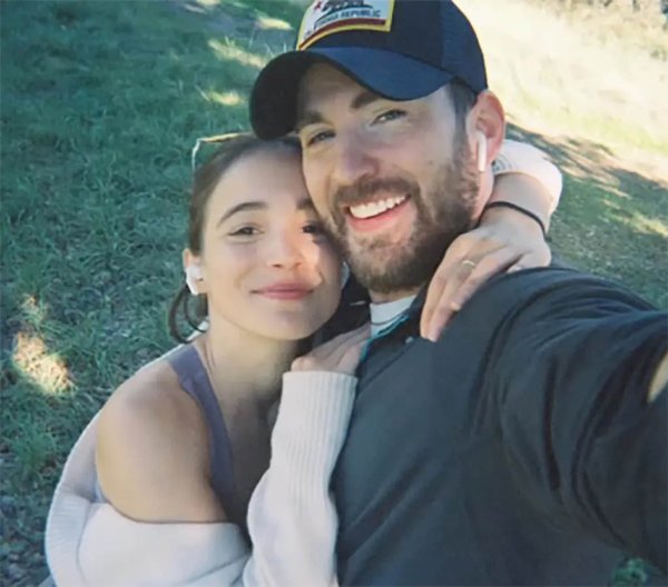 Chris Evans i Alba Baptista
