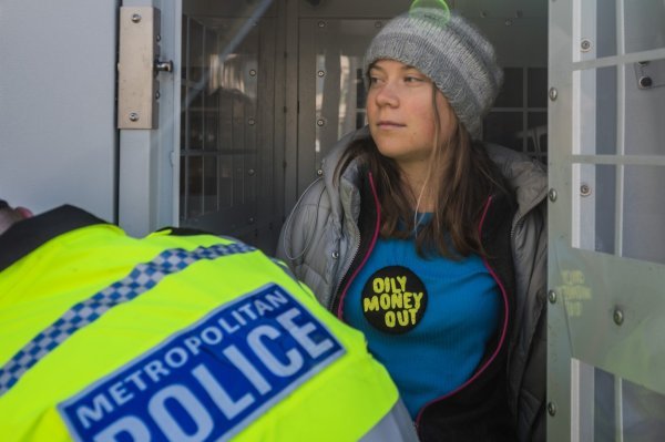 Greta Thunberg privedena u Londonu