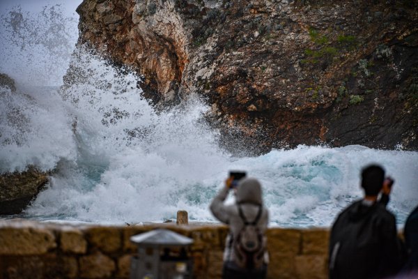 Dubrovačke zidine pod vodom