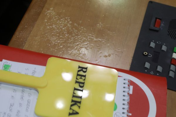 Oporba lupanjem oštetila saborske klupe