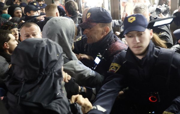 Prosvjedi i uhićenja na otvorenju Centra Rog u Ljubljani