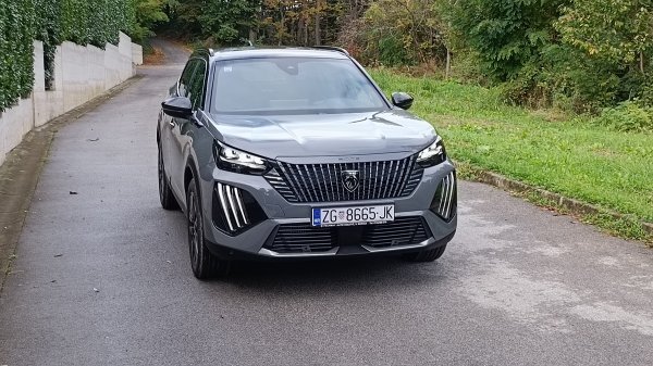 Peugeot 2008: na hrvatskoj premijeri smo vozili  verziju PureTech 130 S&S EAT8 GT