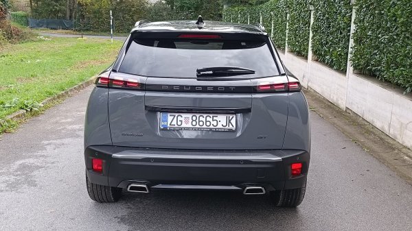 Peugeot 2008: na hrvatskoj premijeri smo vozili  verziju PureTech 130 S&S EAT8 GT