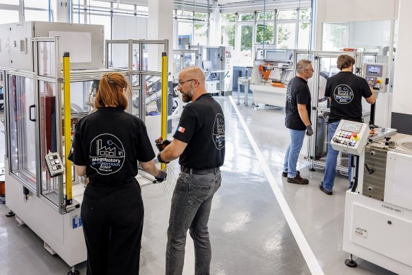 Zaposlenici Cléona obučavaju se na E-Mobility Industry Academy