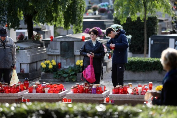 Riječani obilaze groblja