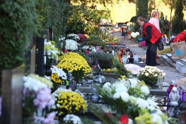 Varaždinci obilaze groblja