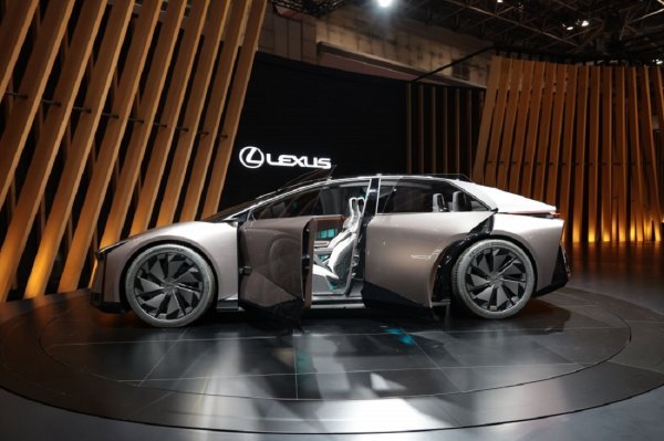 Lexus LF-ZC koncept