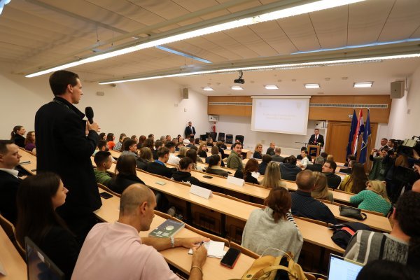 Rijeka: Zoran Milanović na Ekonomskom fakultetu