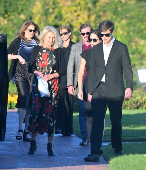 Sprovod Matthewa Perryja