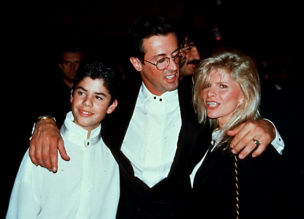 Sylvester Stallone sa sinom Sageom i bivšom suprugom Sashom Czack