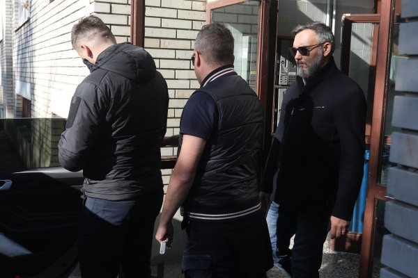 Privođenje Almina Đape