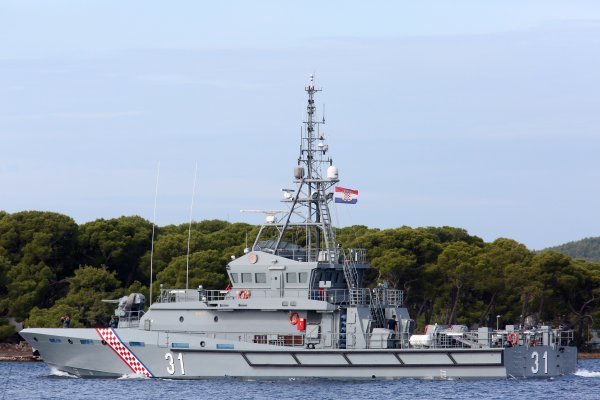 Obalni ophodni brod Omiš