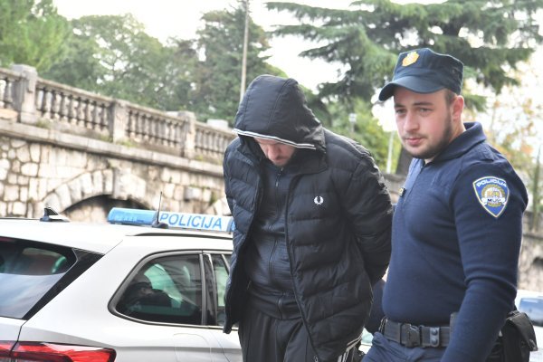 Privođenje Luke Burazera