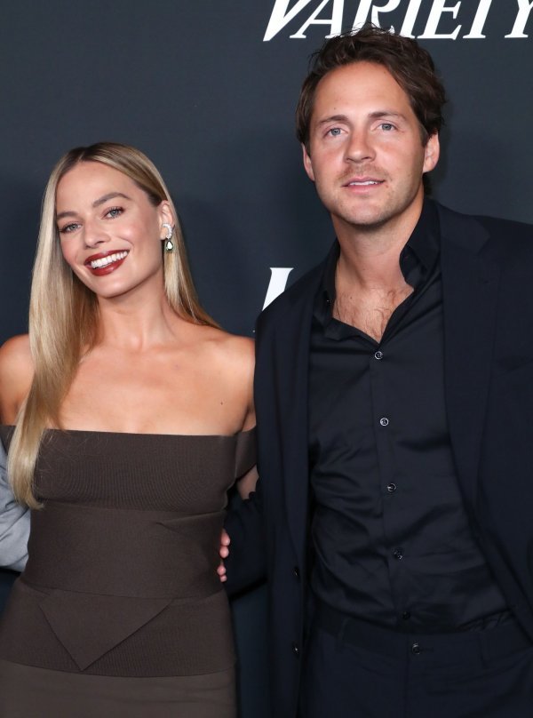 Margot Robbie i Tom Ackerley
