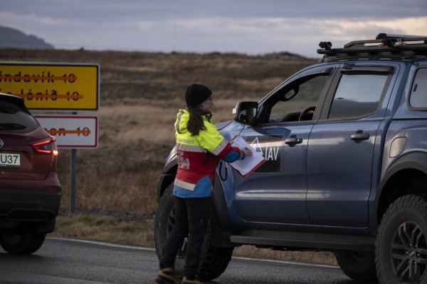 Evakuacija građana iz Grindavika na Islandu