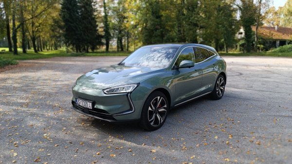 Seres 5 Premium (4WD)