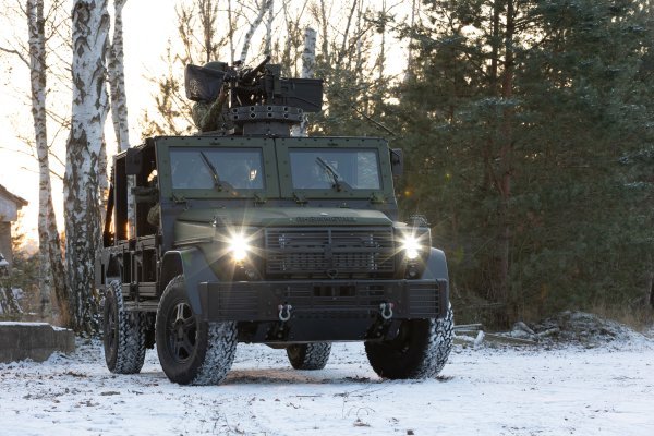 Caracal ima peteročlanu posadu