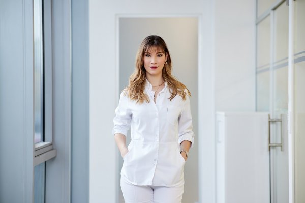 Elena Štimac Vukojević, dr.med.dent., spec. dentalne protetike u Štimac centru
