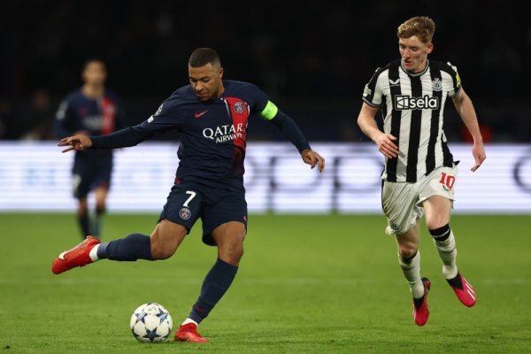 Mbappe u 98. minuti iz penala spasio PSG, Borussia razbila Milan na San Siru