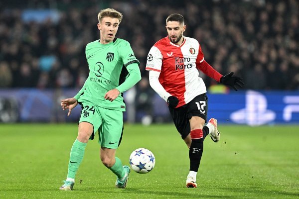 Luka Ivanušec asistirao u teškom porazu Feyenoorda, Barcelona bolja od Porta