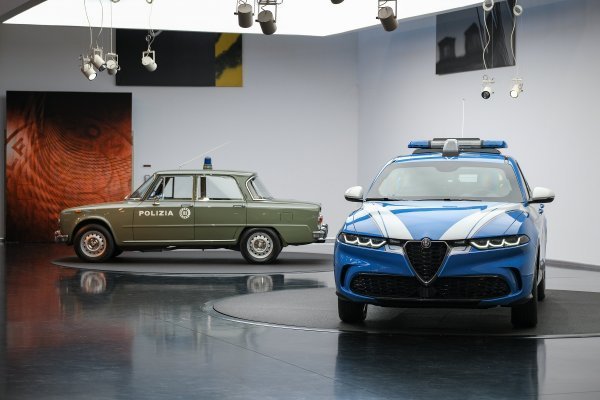 Povijesno partnerstvo između Alfa Romea i Polizia di Stato (Državna policija) je započelo 1950-ih s 1900 Super TI speciale