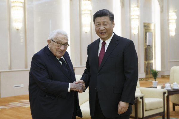 Henry Kissinger i Xi Jinping
