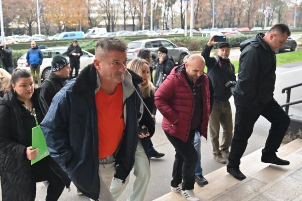 Dolazak predstavnika seljaka na sastanak u Ministarstvu poljoprivrede