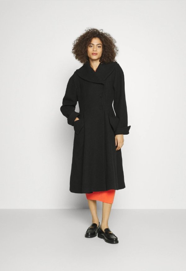 kaput Moschino, Zalando