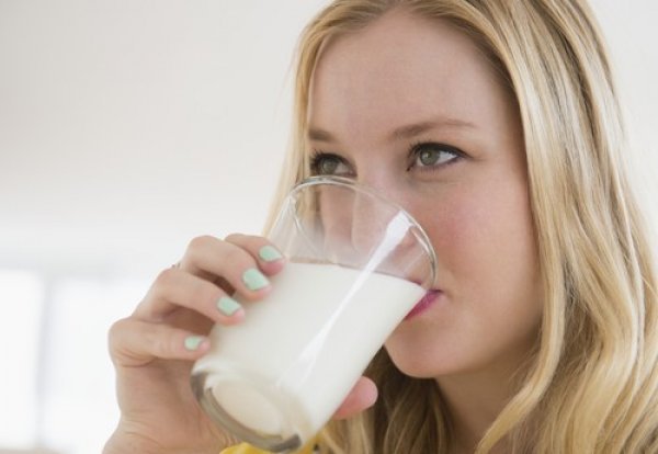 Svježe mlijeko ima oznaku 'upotrijebiti do' i ne smije se piti nakon isteka roka
