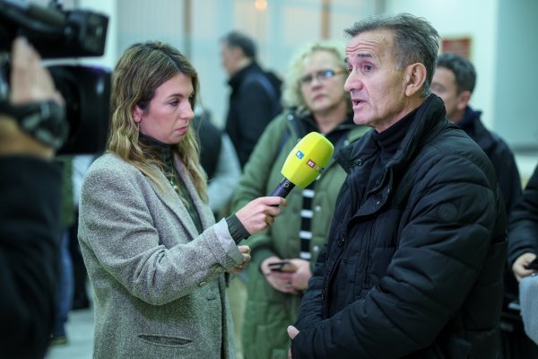 Mirno okupljanje građana u prostorijama DVD Jakuševec nakon novog odrona na odlagalištu otpada