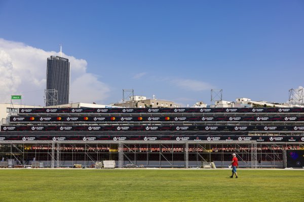Pripremni radovi za festival Ultra na stadionu Park mladeži