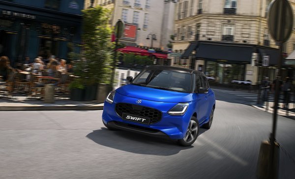 Suzuki Swift 7. generacija (boja Frontier Blue Pearl Metallic)