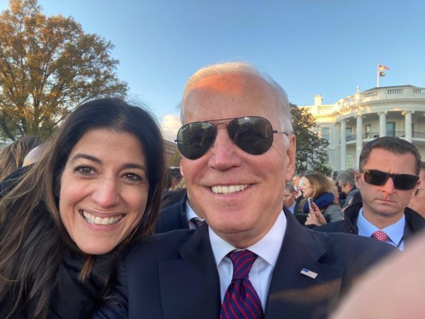 Nathalie Rayes i Joe Biden
