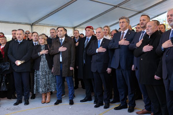 Otrkivanje spomenika Franji Tuđmanu