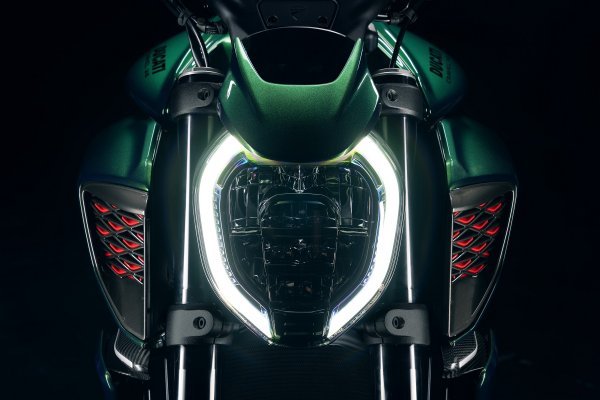 Ducati 'Diavel for Bentley'