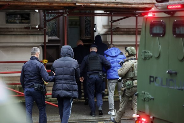 Dovođenje Petra Ćosića na sud u Zagrebu