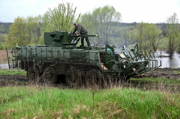 Ukrajinski transporter BTR-4E