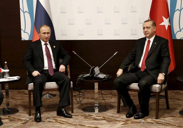 Turski predsjednik prozvao je Rusiju za to što se, nakon što je srušen ruski avion u Turskoj,  nije ispričala zbog ulaska u njezin zračni prostor  
