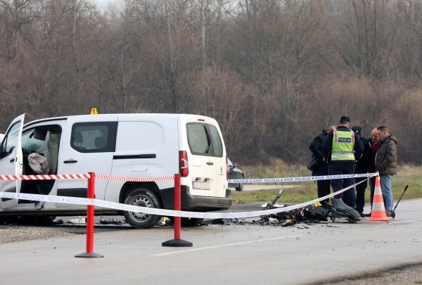 U sudaru motocikla i kombija kod Rugvice dvije su osobe poginule