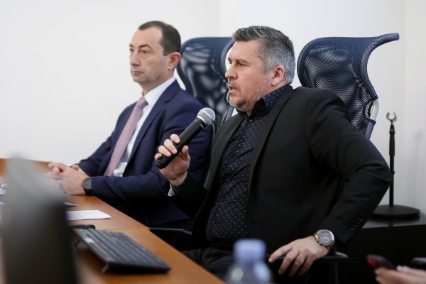 Vedran Šupuković tijekom Okruglog stola Udruženja sportskih klubova Hrvatske gospodarske komore