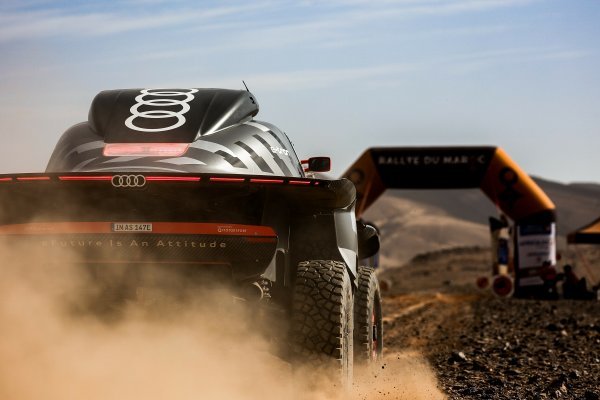 Audi s dorađenim RS Q e-tronom spreman je za pobjedu na reliju Dakar 2024