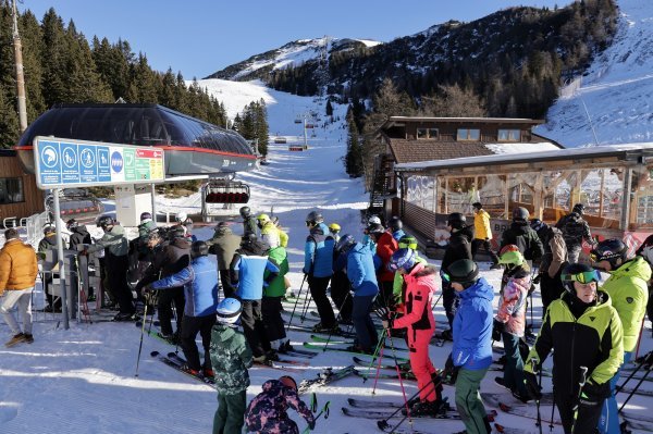 Otvorenje skijaške sezone na skijalištu Krvavec