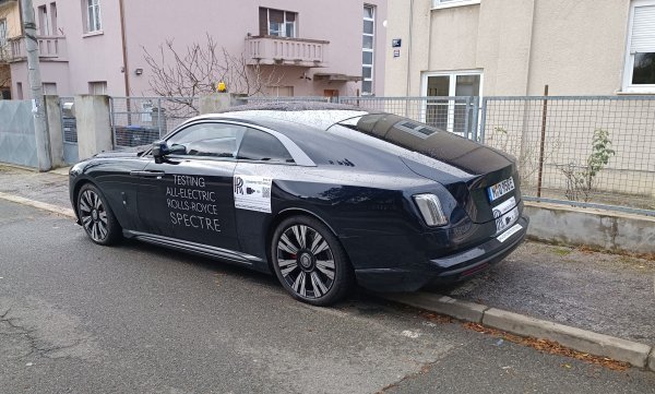 Rolls-Royce Spectre na zagrebačkim prometnicama